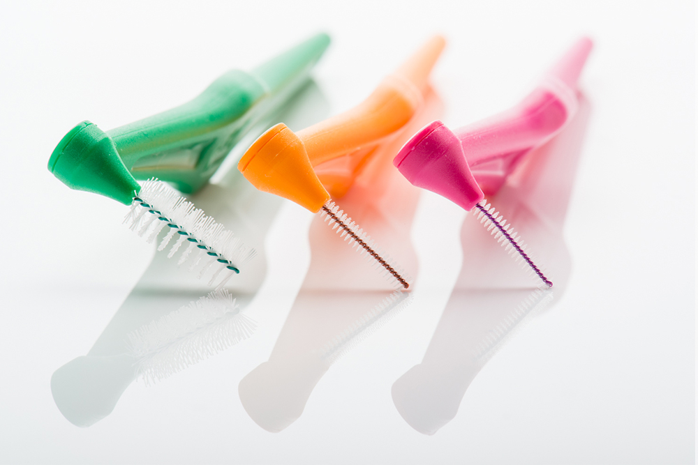 3 bunte Bürsten für die Zahnzwischenräume